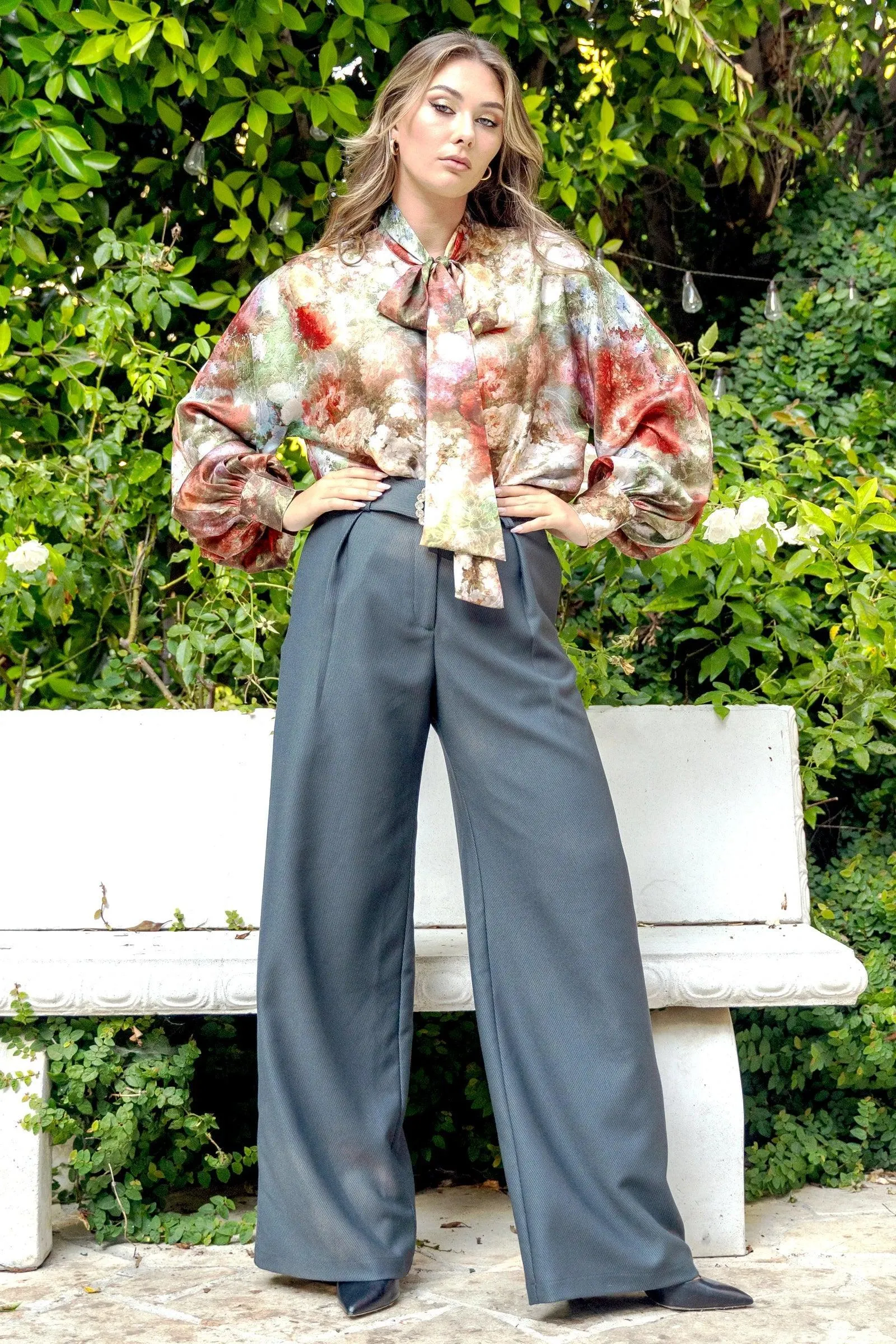FLORAL RENIANSSAS TOP WITH FLARE ANTS